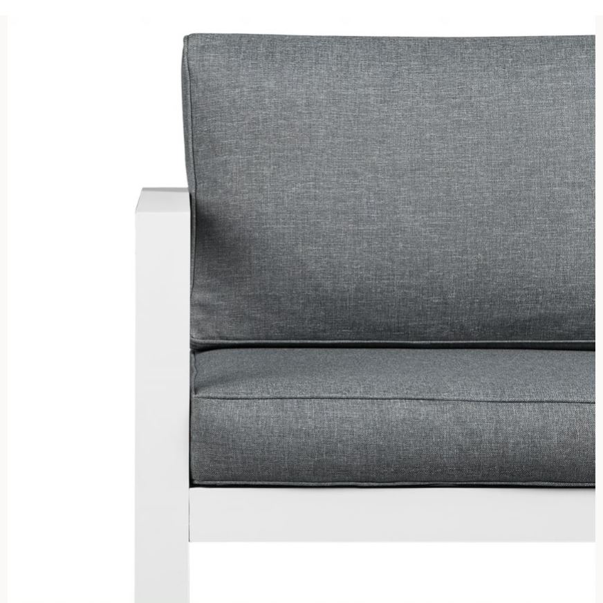 White Frame / Gray Cushion
