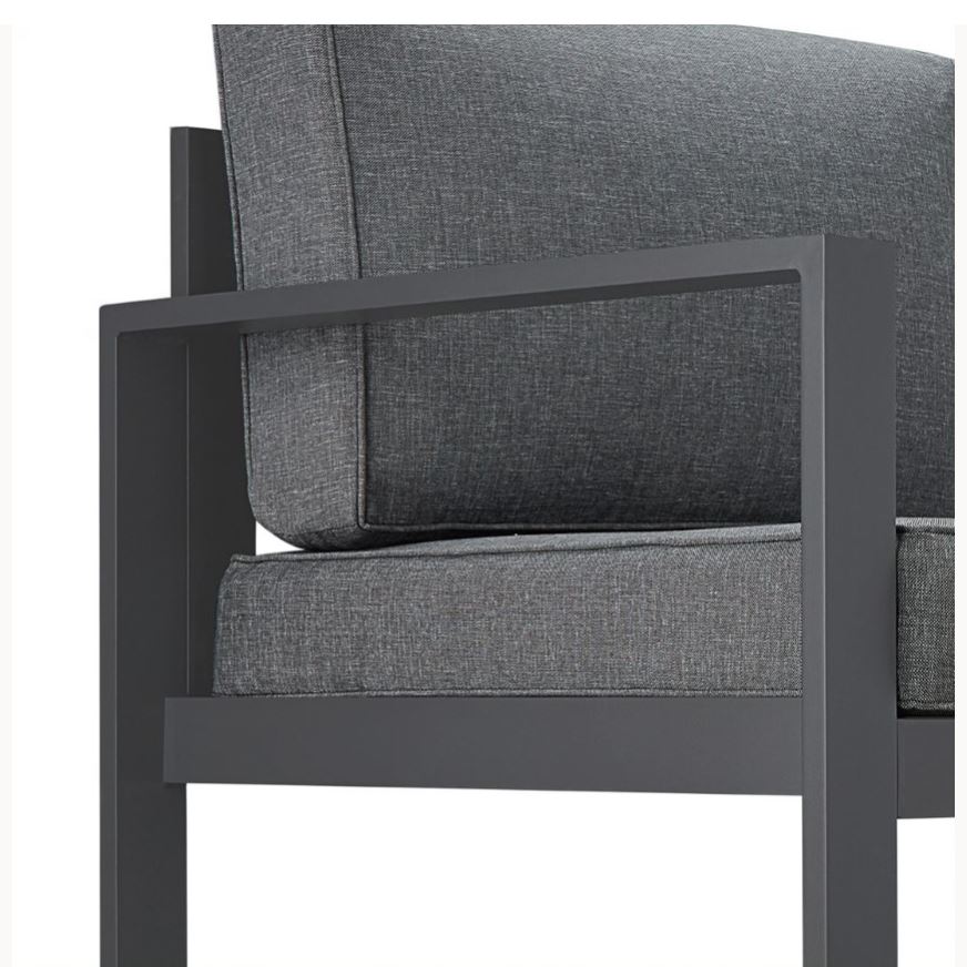 Gray Frame / Gray Cushions