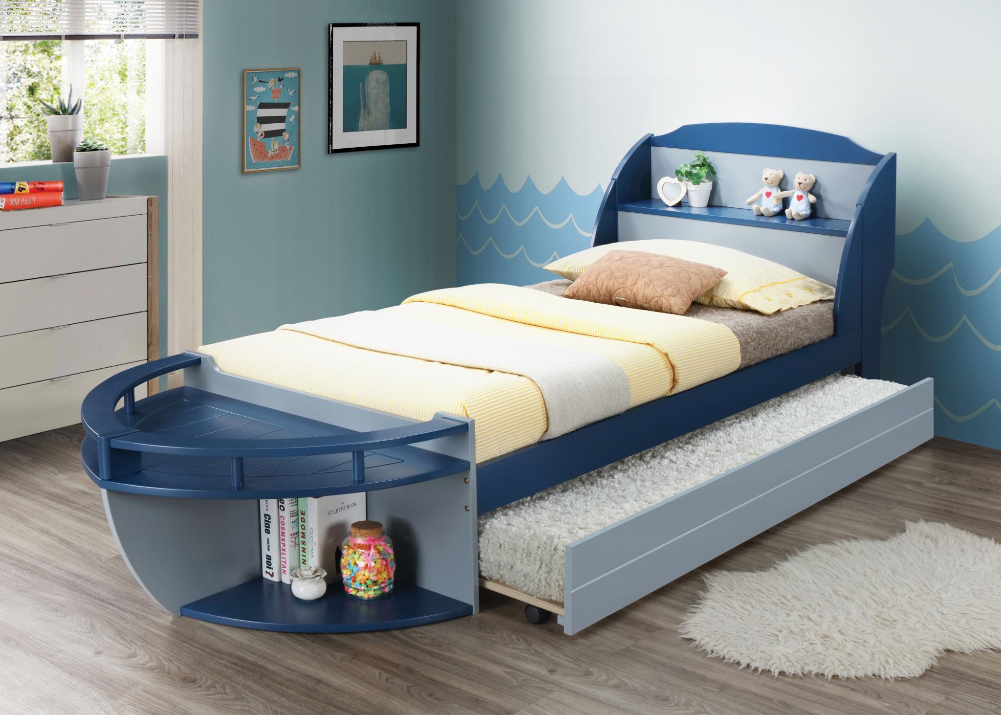 Boat Shaped Bed w/ Trundle